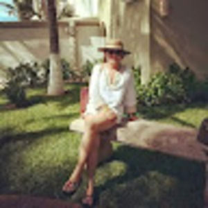 Meet your Posher, Cynthia